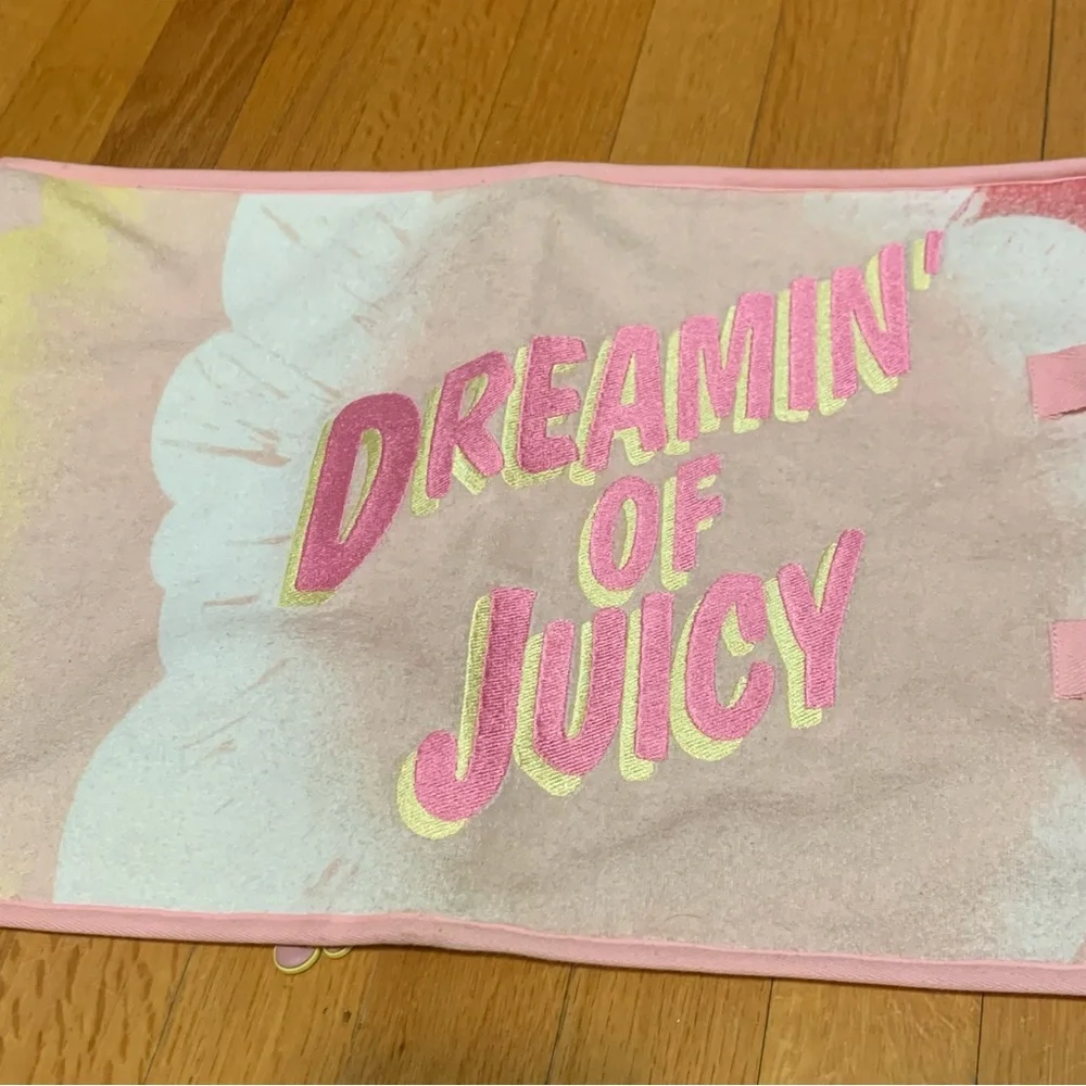 Juicy Couture Dreaming of Juicy Pink White Hanging Toiletries Cosmetic Organizer